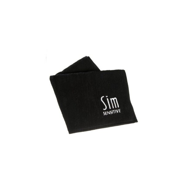 ASIM01 – Pyyhe Sim-logolla 50 x 88 cm, musta